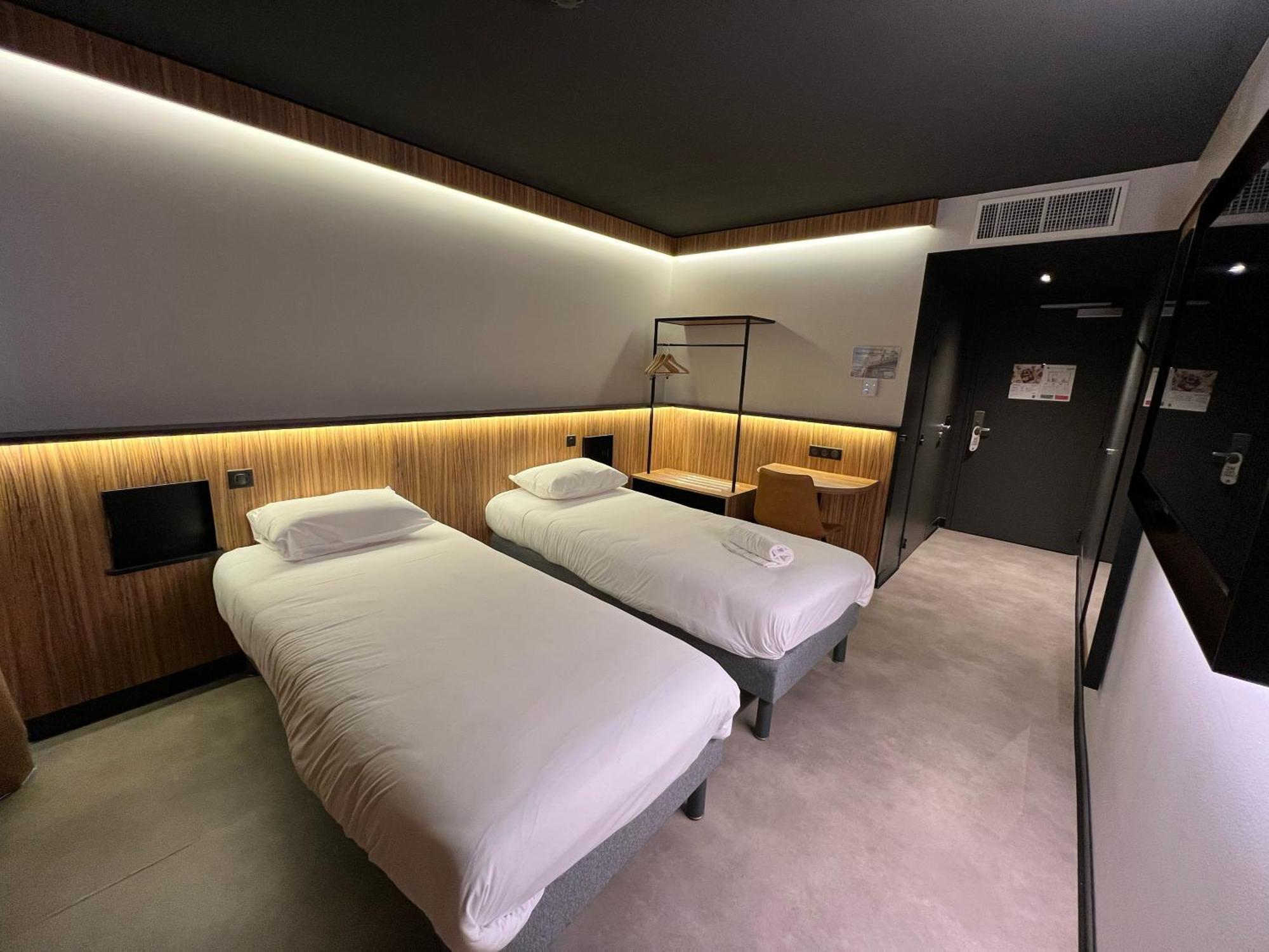 B&B Hotel Clermont-Ferrand A71-A75 La Meridienne エクステリア 写真