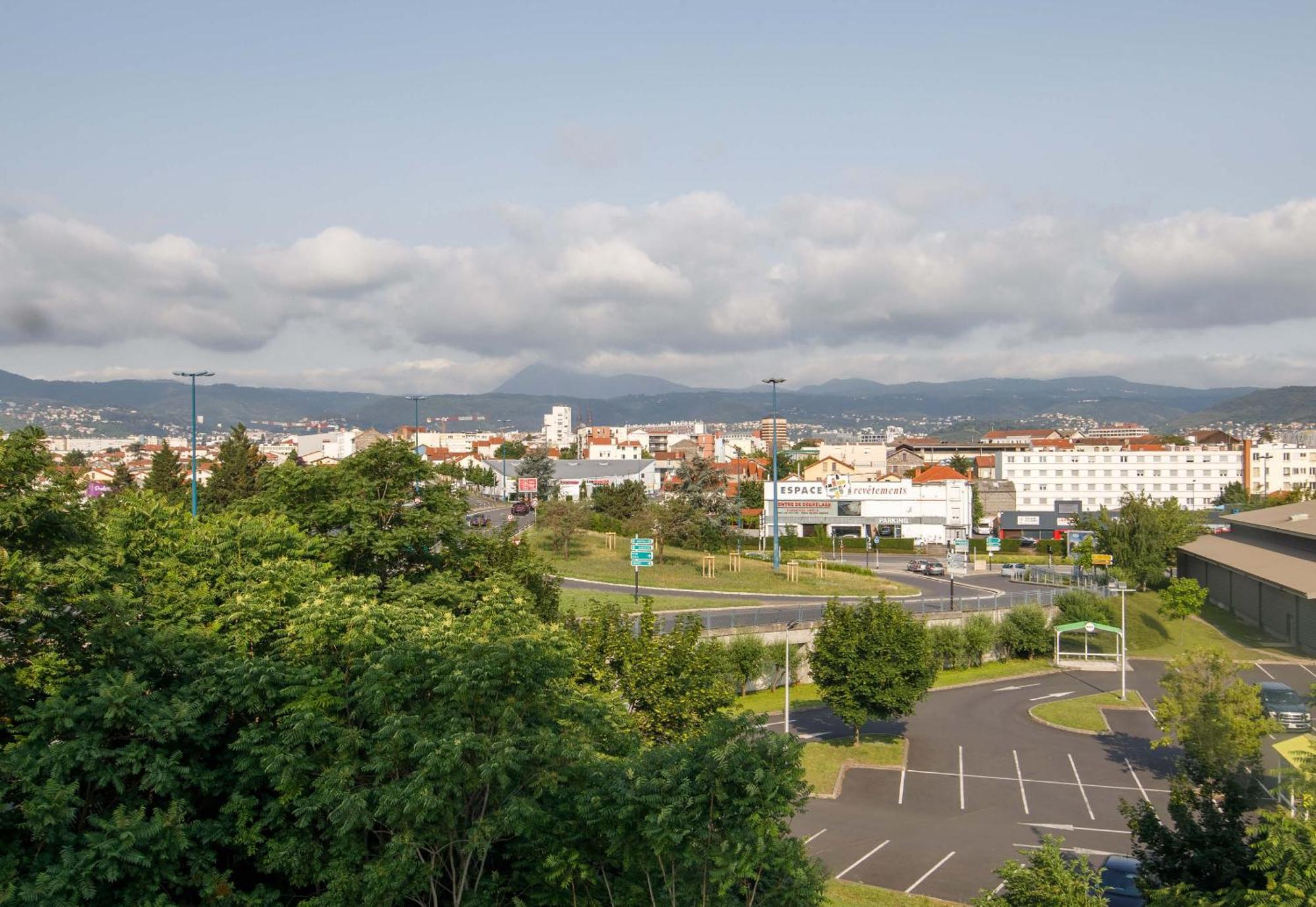 B&B Hotel Clermont-Ferrand A71-A75 La Meridienne エクステリア 写真